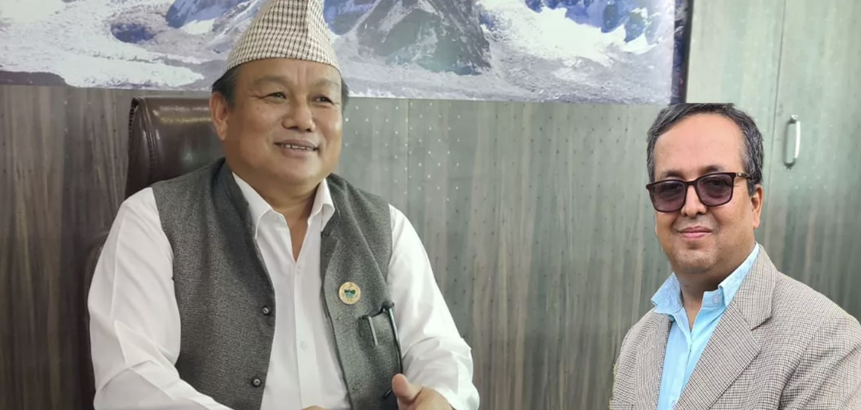 कोशी प्रदेशका मन्त्रीलाई प्रश्न : ‘फोकटको सल्लाह’दिने सचिवलाई रसुवा सरुवा गर्दा तपाईं किन आक्रोशित ?