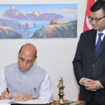 नेपाली दूतावास पुगेर भारतका रक्षामन्त्रीले भने- सुख दुःखको साथी हौं, उद्धारमा सघाउँछौं