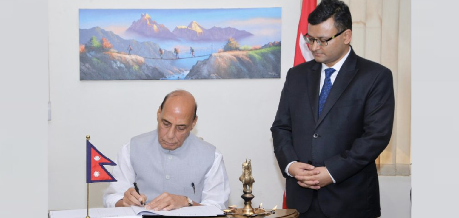 नेपाली दूतावास पुगेर भारतका रक्षामन्त्रीले भने- सुख दुःखको साथी हौं, उद्धारमा सघाउँछौं